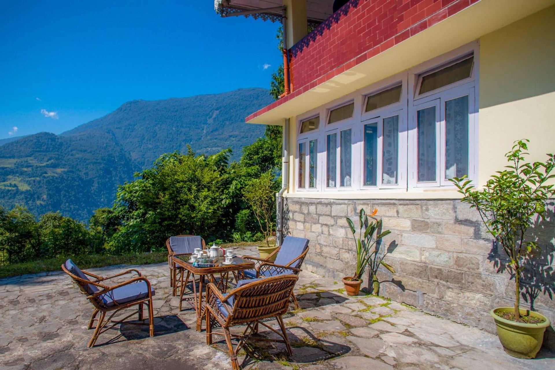 La Ipsing Farm By Stayvista - 3 Bhk Villa With Balcony, Mountain View, Indoor Games, And Pet Friendly Samdong Exterior foto