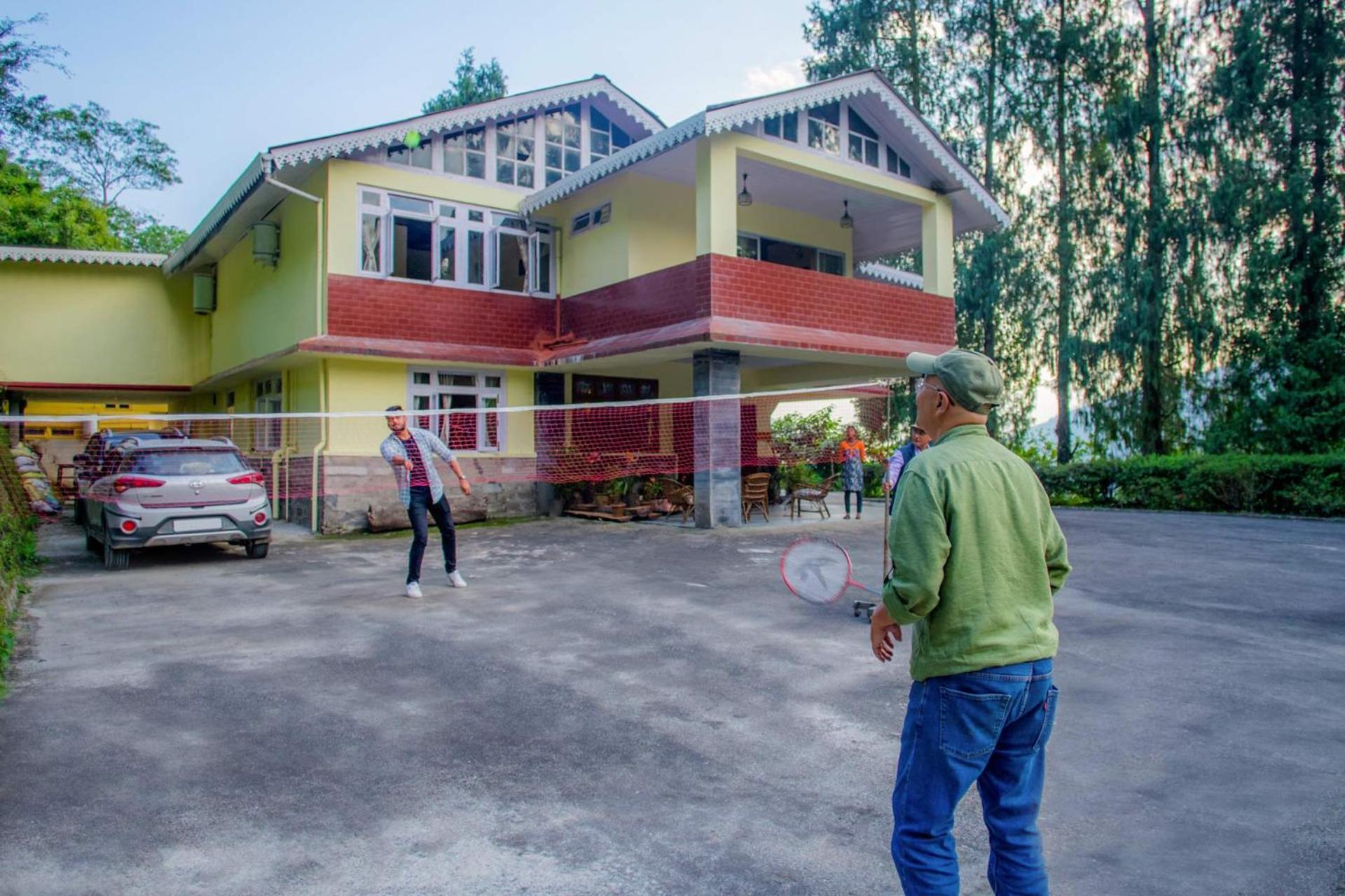 La Ipsing Farm By Stayvista - 3 Bhk Villa With Balcony, Mountain View, Indoor Games, And Pet Friendly Samdong Exterior foto